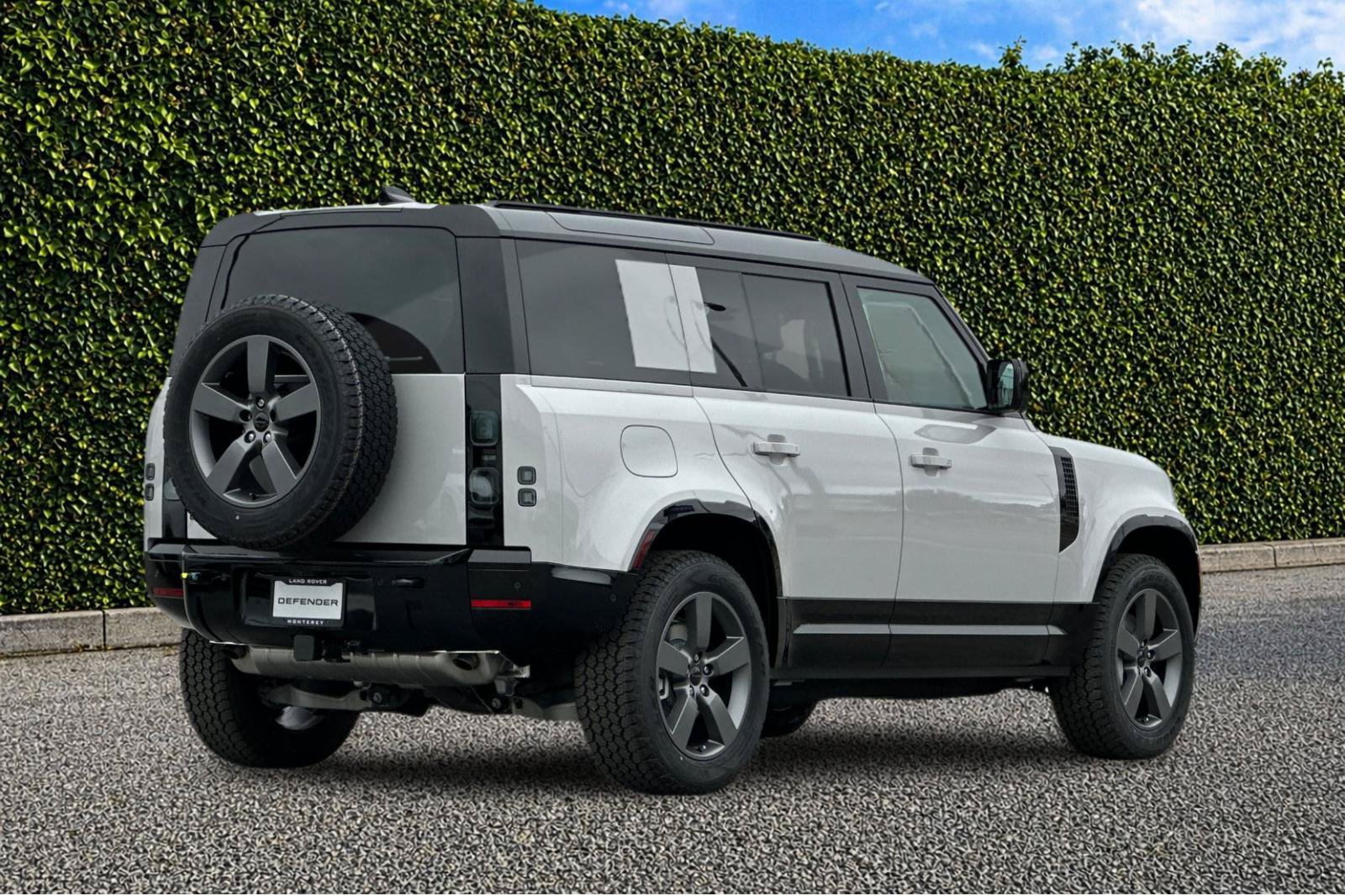New 2026 Land Rover Defender 110 X-Dynamic SE AWD/4WD image 6