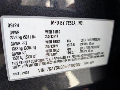 Used 2024 Tesla Model Y Long Range RWD image 25