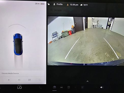 Used 2018 Tesla Model 3 Long Range RWD image 18