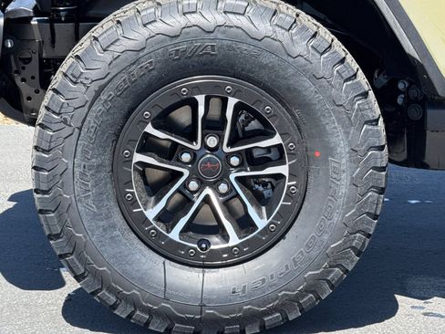 New 2026 Jeep Wrangler Unlimited Rubicon AWD/4WD image 26