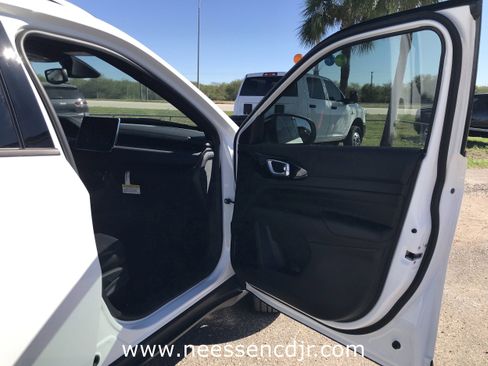 New 2026 Jeep Compass Latitude image 16