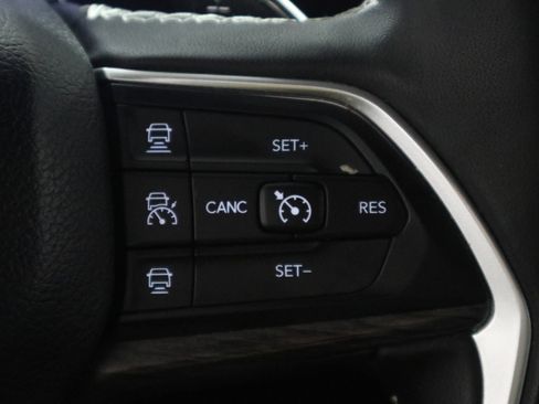 Used 2024 Jeep Grand Cherokee L Limited w/ Luxury Tech Group II image 31