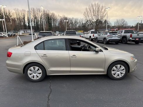 Used 2013 Volkswagen Jetta SE image 5