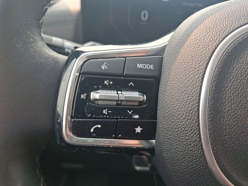 Used 2025 Kia Carnival SX Prestige FWD image 23
