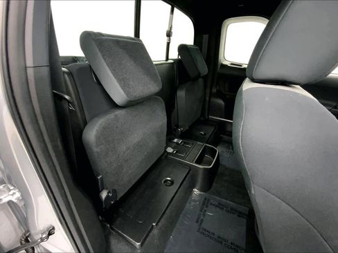 Used 2022 Toyota Tacoma TRD Off-Road image 13