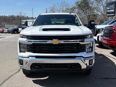 Certified 2025 Chevrolet Silverado 2500 LT w/ Convenience Package image 3