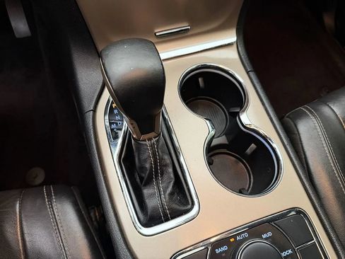 Used 2017 Jeep Grand Cherokee Limited AWD/4WD image 27