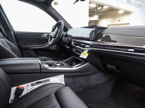 Used 2026 BMW X5 M60i image 31