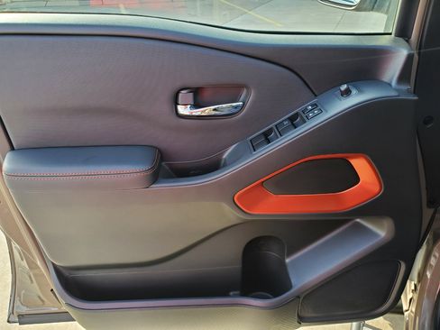 Used 2022 Nissan Frontier PRO-4X image 25