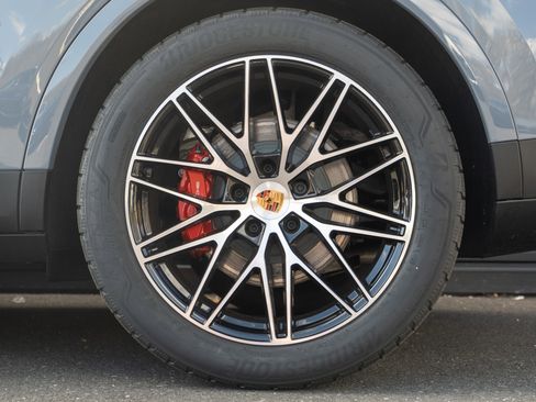 New 2026 Porsche Cayenne S AWD/4WD image 13