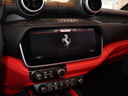 Certified 2022 Ferrari Portofino M image 99