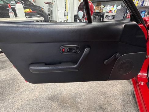 Used 1991 MAZDA MX-5 Miata RWD image 17