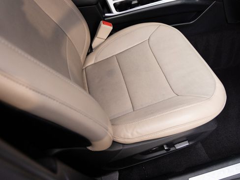 Used 2020 Ford Explorer Limited w/ Hybrid Equipment Group 310A image 34