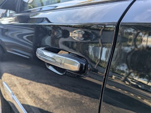 Used 2019 Cadillac Escalade Premium Luxury image 19