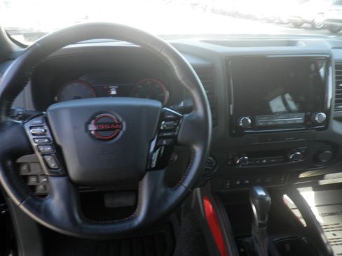Used 2022 Nissan Frontier PRO-4X image 19