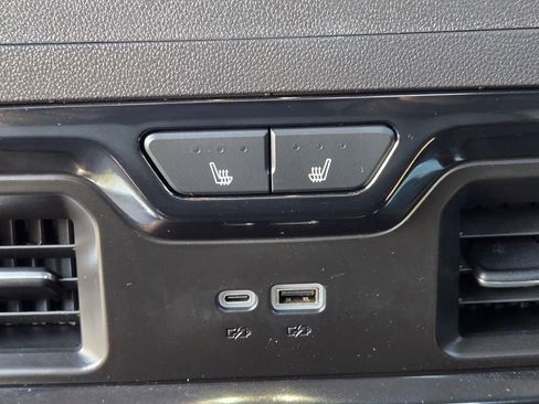 Used 2024 GMC Sierra 1500 AT4 w/ Technology Package image 21