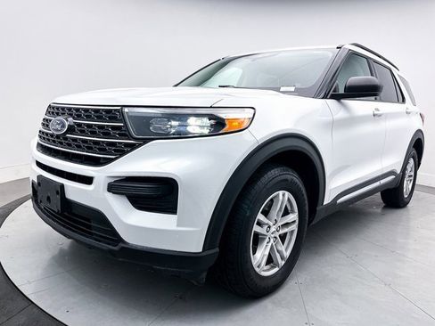 Used 2021 Ford Explorer XLT image 12