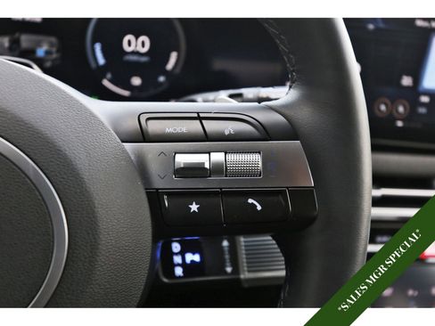 Used 2025 Hyundai Tucson Limited image 18