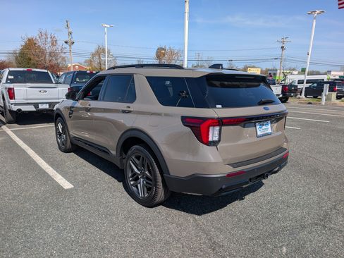 New 2026 Ford Explorer ST-Line image 3