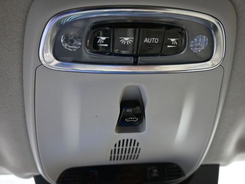 Used 2022 Volvo XC90 T8 Inscription w/ Lounge Package AWD/4WD image 12