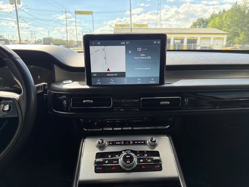 Used 2021 Lincoln Aviator AWD w/ Elements Package image 17