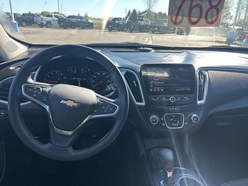 Used 2024 Chevrolet Malibu RS FWD image 8