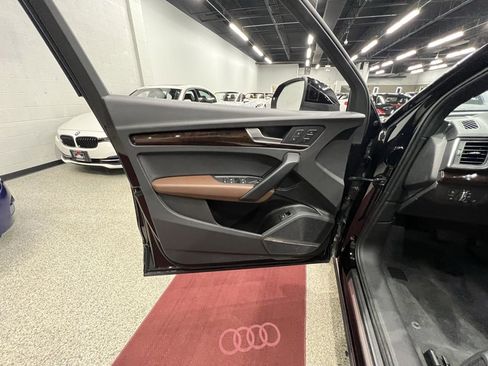 Used 2018 Audi Q5 2.0T w/ Premium Plus Package image 18