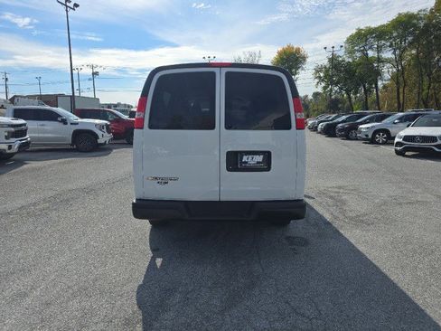 Used 2024 Chevrolet Express 3500 LS image 10