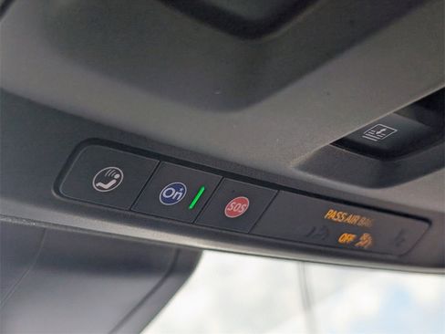 Used 2021 GMC Yukon Denali w/ Advanced Technology Package image 26