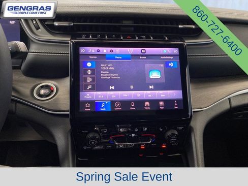 Used 2025 Jeep Grand Cherokee Limited w/ Luxury Tech Group II AWD/4WD image 18
