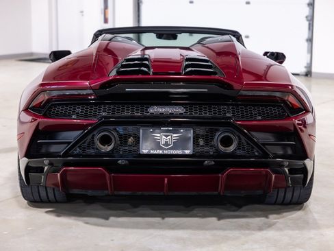 Used 2022 Lamborghini Huracan EVO RWD image 8
