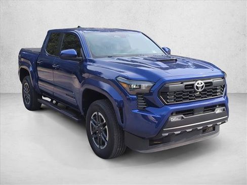 Used 2025 Toyota Tacoma TRD Sport AWD/4WD image 3