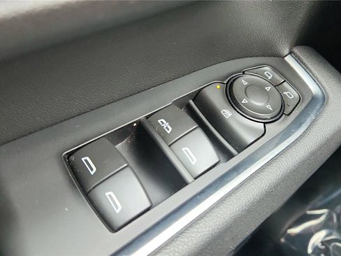 Used 2025 Chevrolet Silverado 3500 LT w/ Convenience Package image 16