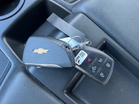 Used 2024 Chevrolet Silverado 1500 LT AWD/4WD image 12