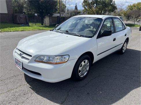 Used 2000 Honda Accord DX image 3