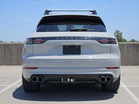 Certified 2023 Porsche Cayenne Turbo S AWD/4WD image 7