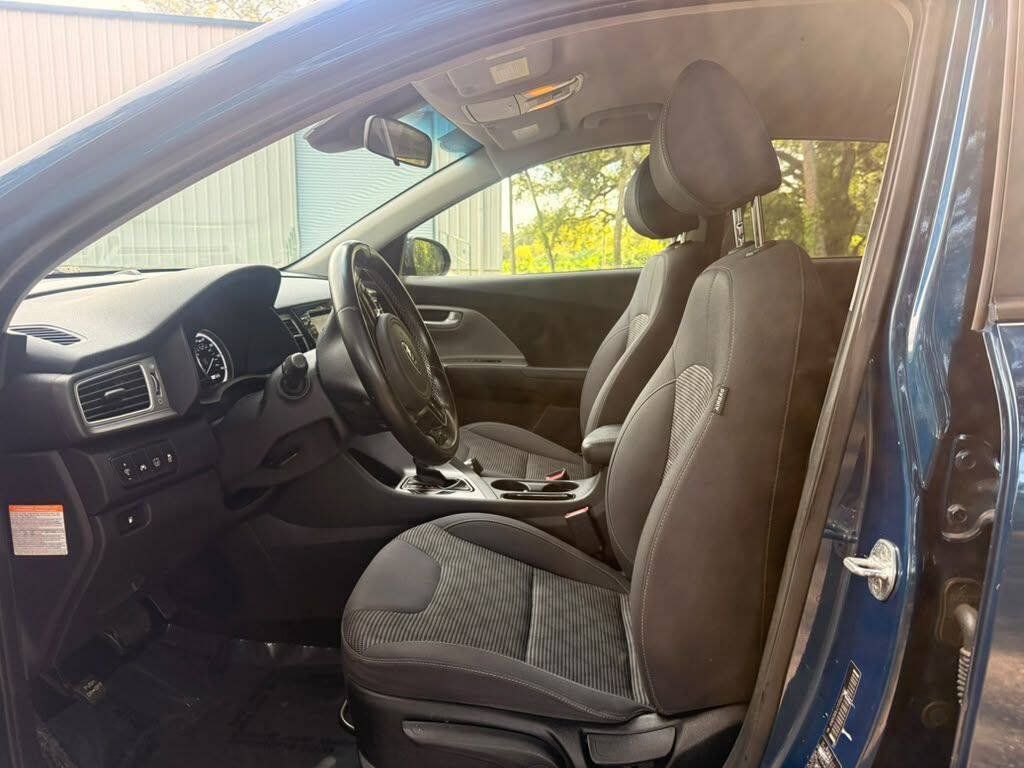 Used 2018 Kia Niro LX FWD image 10