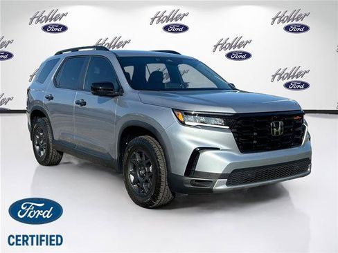 Used 2025 Honda Pilot TrailSport image 1