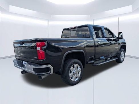 Used 2022 Chevrolet Silverado 2500 LTZ w/ LTZ Plus Package AWD/4WD image 4
