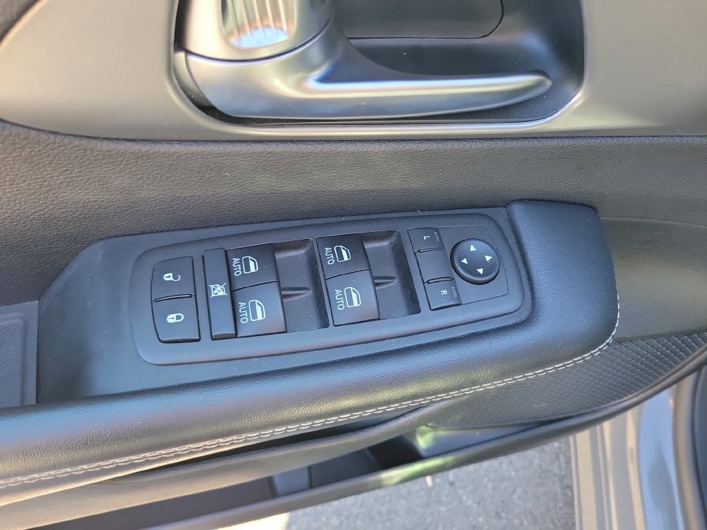 Used 2025 Chrysler Pacifica Select FWD image 23