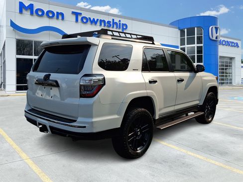 Used 2019 Toyota 4Runner Limited AWD/4WD image 6