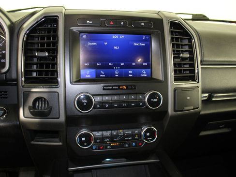 Used 2021 Ford Expedition XLT image 27