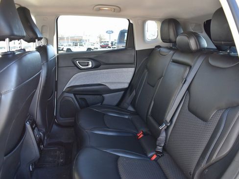 Used 2022 Jeep Compass Latitude image 8