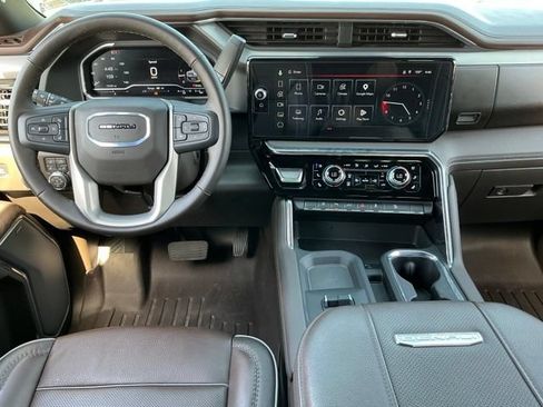 Used 2025 GMC Sierra 2500 Denali w/ Denali Reserve Package AWD/4WD image 14