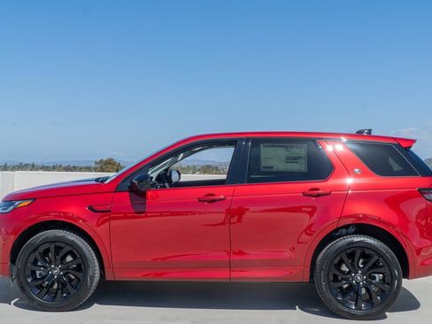 Used 2025 Land Rover Discovery Sport S image 2