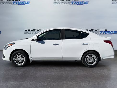 Used 2018 Nissan Versa SV image 8