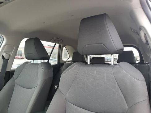 Used 2025 Toyota RAV4 XLE image 19