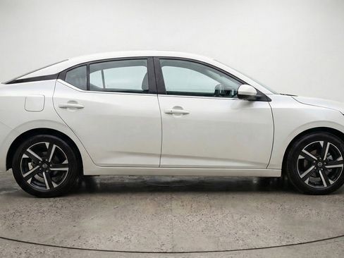 Used 2025 Nissan Sentra SV FWD image 11