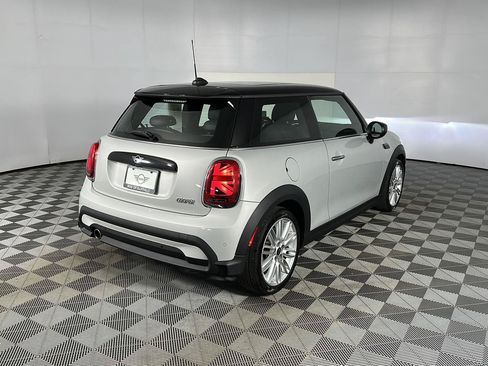 Used 2022 MINI Cooper 2-Door Hardtop FWD image 28