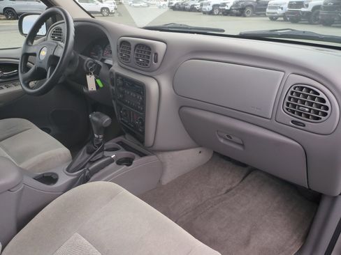 Used 2006 Chevrolet TrailBlazer LS w/ LS Preferred Equipment Group AWD/4WD image 31